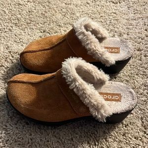 CROCS Tan and Black Wedge Shoes with Cozy Fur Lining